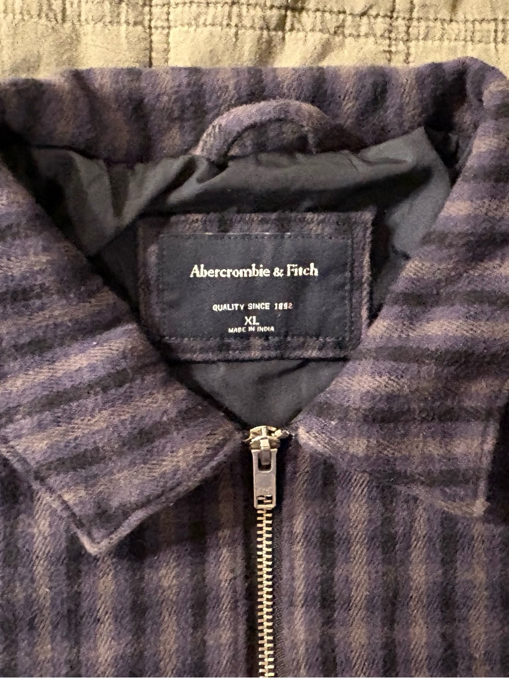 Abercrombie & Fitch Plaid Collared Zip-Up Jacket - Picture 3 of 6